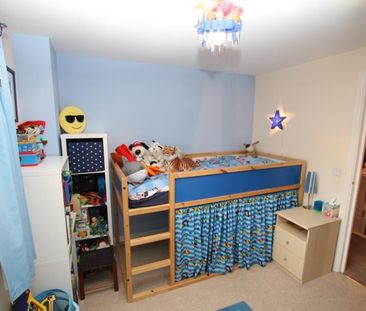 4 bedroom semi-detached house to rent - Photo 3
