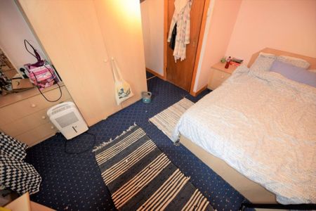 1 bedroom House Share in Harold View (House Share), Leeds - Photo 5