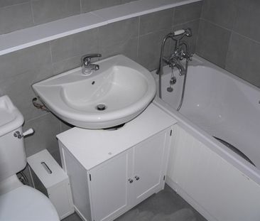 Brook Farm Walk, Birmingham - Photo 5