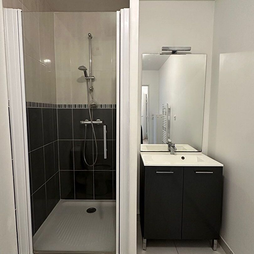 Location Appartement 1 pièce 31m² - Photo 1