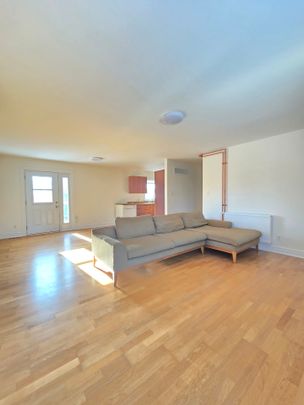 For Lease - 341 Queensville Side Road Unit# 2nd Floor, East Gwillimbury, Ontario - Photo 1