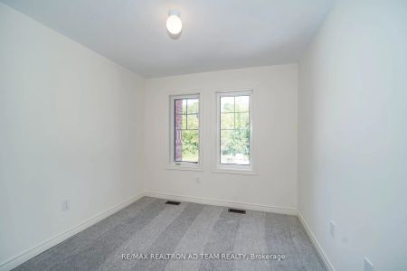 Condo Townhouse For Lease | E9014239 - Photo 2