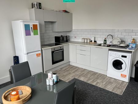 2 bedroom flat to rent - Photo 5