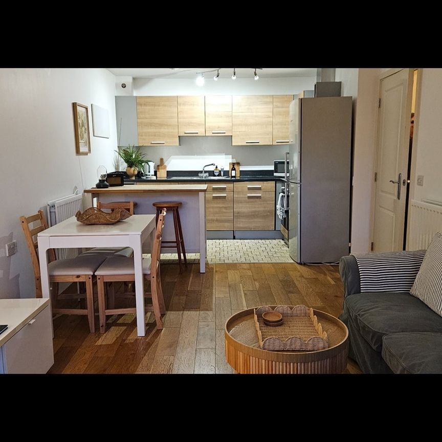 1 Bed Flat, Tarves Way, SE10 - Photo 1