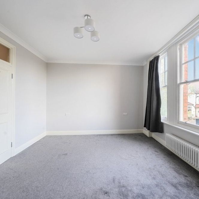 3 bedroom flat to rent - Photo 1