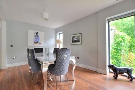 4 bedroom detached house to rent - Photo 5