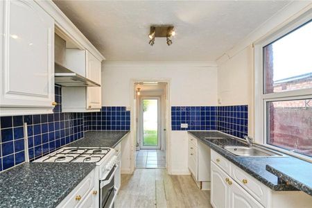 4 bedroom house to rent Rosemary Road West, Clacton-on-Sea, CO15 - Photo 5