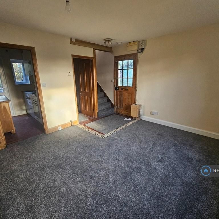 2 bedroom semi-detached house to rent - Photo 1