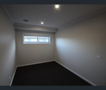 Spacious 4 bedroom home in Brooklyn Fields Estate - Photo 2