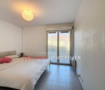 GOLFE JUAN CENTRE DANS RESIDENCE RECENTE 4 PIECES EN 1ER ETAGE - Photo 4