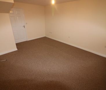3 bedroom end of terrace house to rent - Photo 5