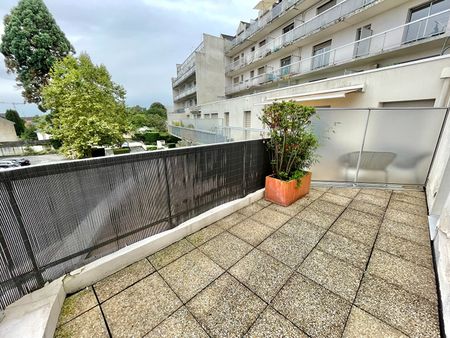 A Louer - Nantes Rd Pt De Paris - Grand Appartement De Type 2 De 59.33 M² - Photo 5