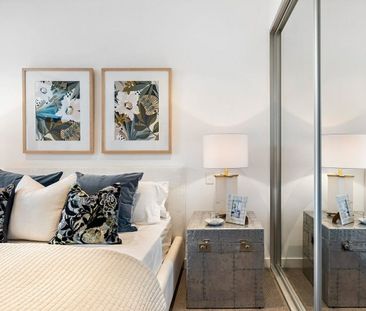 Stunning Designer Home + Study has Privacy & Serenity - Photo 3