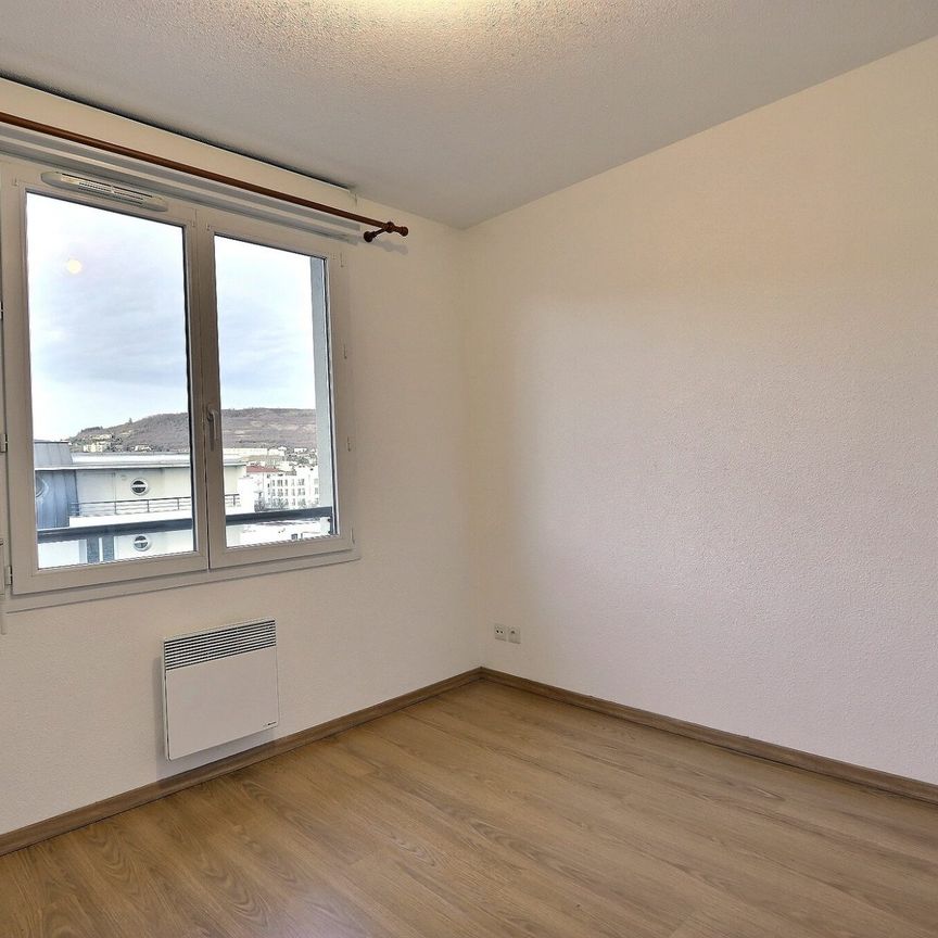 Location Appartement 2 pièces 43m² CLERMONT FERRAND 63000 - Photo 1