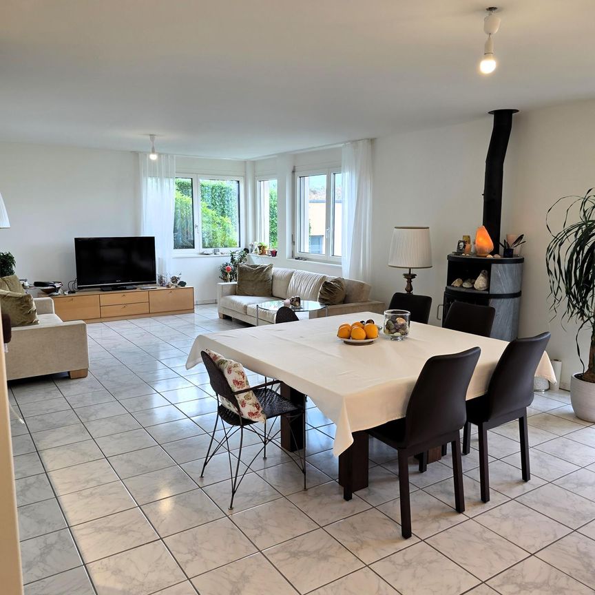 Nachmieter gesucht: charmante 3.5 Zimmer Wohnung mit Aussicht - Photo 1