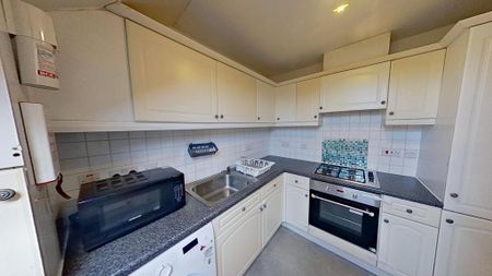 2 bedroom flat to rent - Photo 2