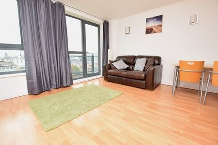 West One Panorama, 18 Fitzwilliam St, ... - Photo 4