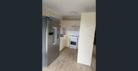 Studio unit BILLS included - Photo 3