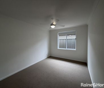 Brand new 4 bedroom home with large yard - Photo 3