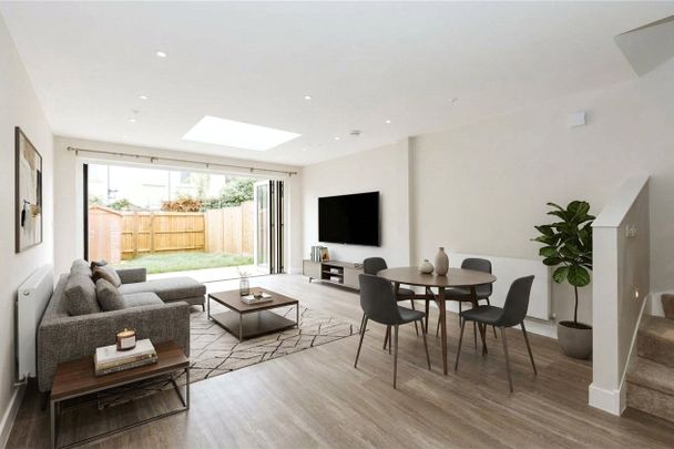 Mina Park Crescent, - Photo 1