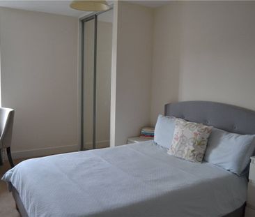 Top floor apartment with rooftop views over Newbury, in the heart o... - Photo 3