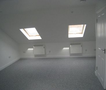 3 bedroom maisonette to rent - Photo 2