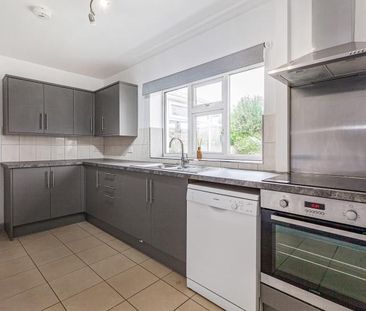 3 bedroom detached bungalow to rent - Photo 2