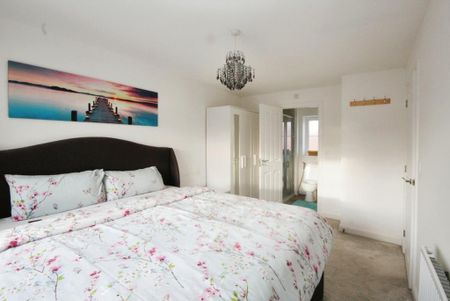 3 bedroom detached house to rent - Photo 3