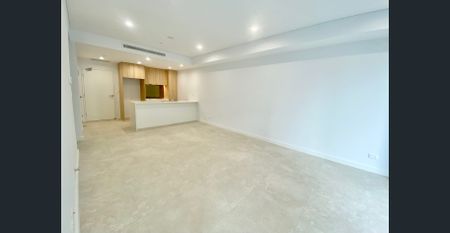 GROUND FLOOR UNIT WITH COURTYARD!! - Photo 3