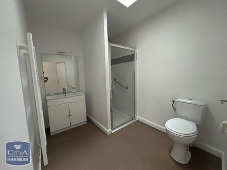 Location Maison 3 pièces 78m² CHATEAU GONTIER 53200 - Photo 5