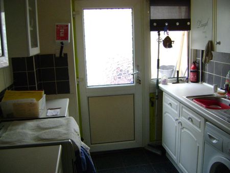 5 bedroom house share to rent - Photo 4