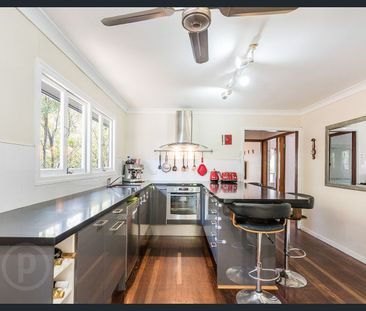 Stylish Morningside Living – Renovated Family Home with Entertainer... - Photo 4