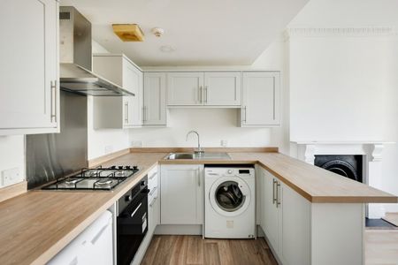 2 Bed Flat - Photo 5