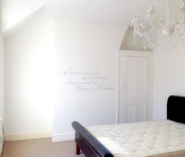 3 bedroom terraced house to rent - Photo 6