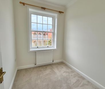 2 bedroom Spacious Two Bedroom Apartment to rent - Photo 3