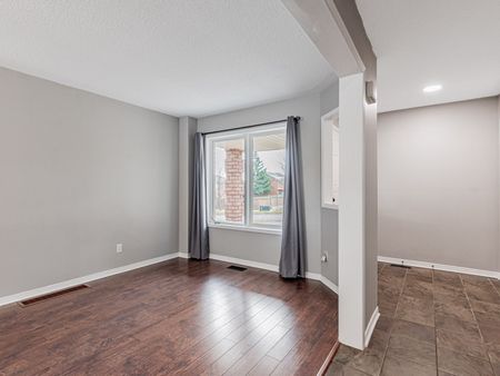 For Lease - 10 Laidlaw Drive, Barrie, Ontario - Photo 3