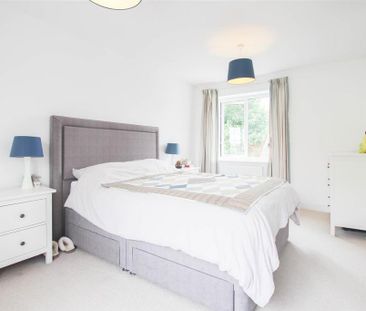 4 bedroom detached house to rent - Photo 6