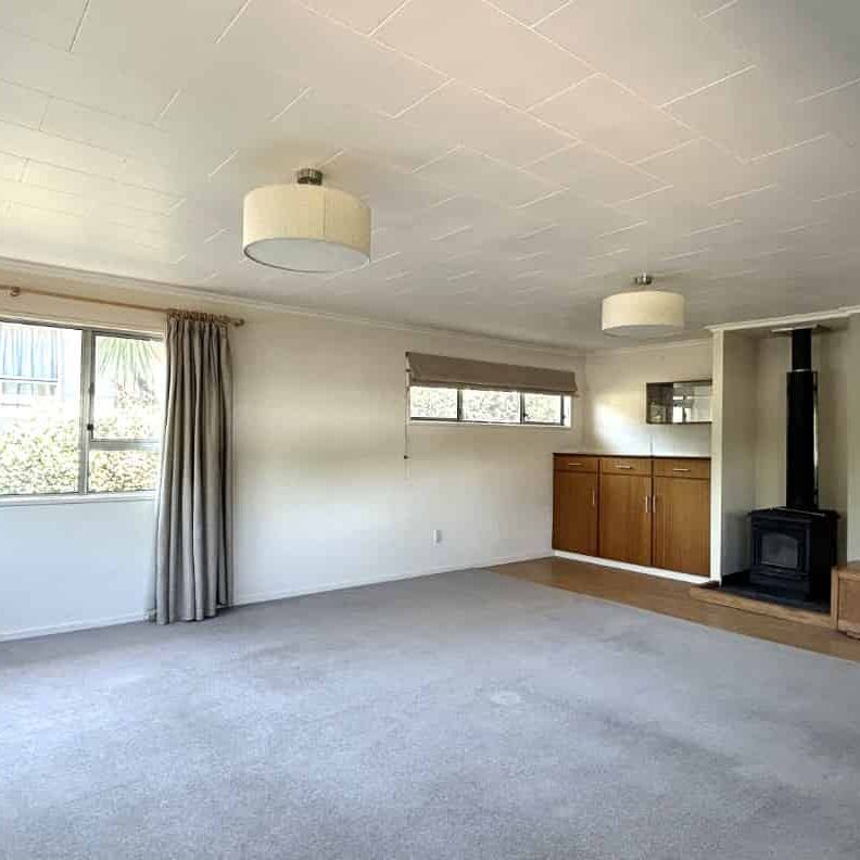 Sunny Three Bedroom + Rumpus/Office Home on Rutherford Street - Ready Soon! - Photo 1