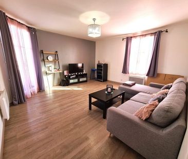 A LOUER - APPARTEMENT - 2 CHAMBRES + 2 PARKING - Photo 3