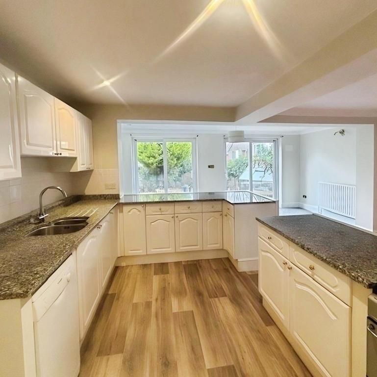 3 bedroom house to rent - Photo 1