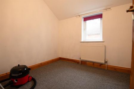 3 bedroom terraced house to rent - Photo 4