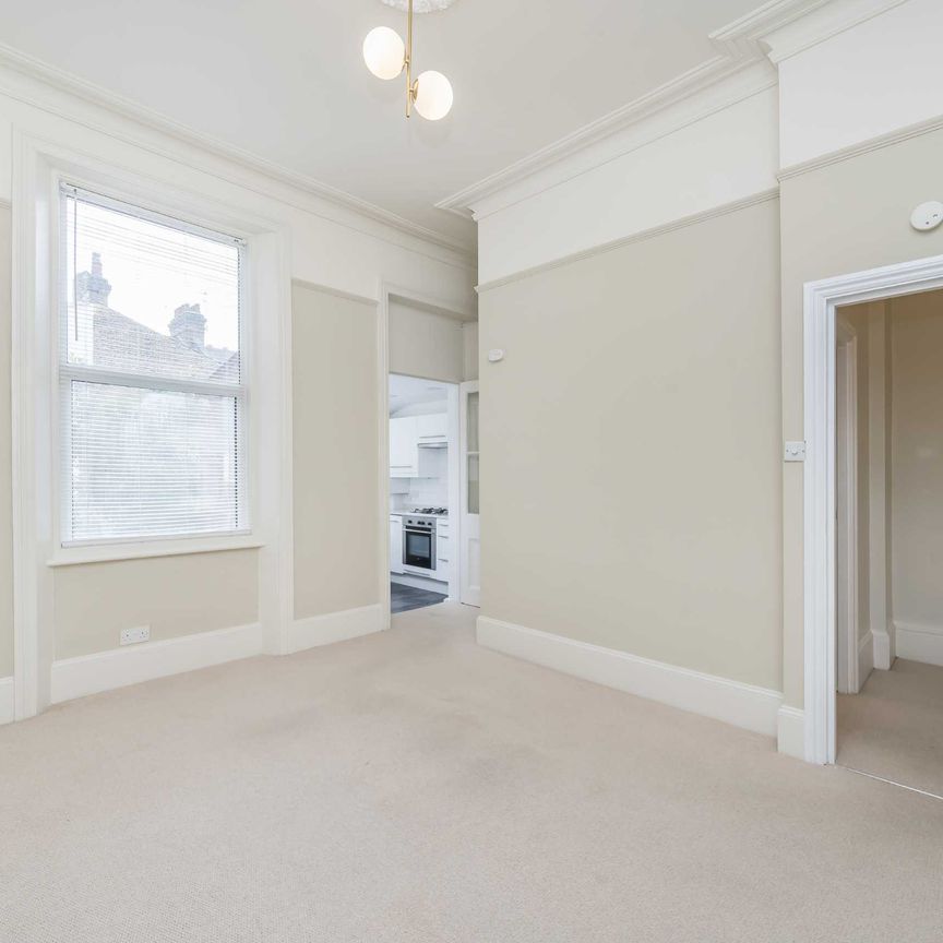 Priory Park Road, Queens Park, NW6, London - Photo 1