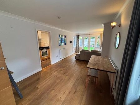 2 bedroom end of terrace house to rent - Photo 3