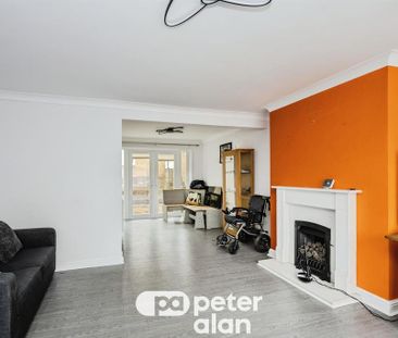 2 bedroom property to rent - Photo 2