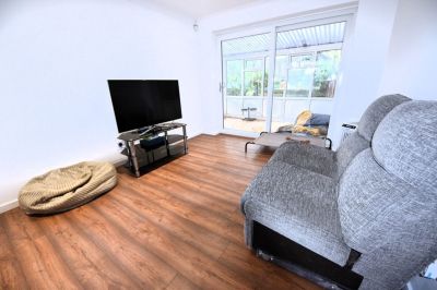 3 bedroom House in Iveson Drive, Leeds - Photo 2