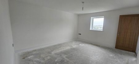 4 bedroom detached house to rent - Photo 3