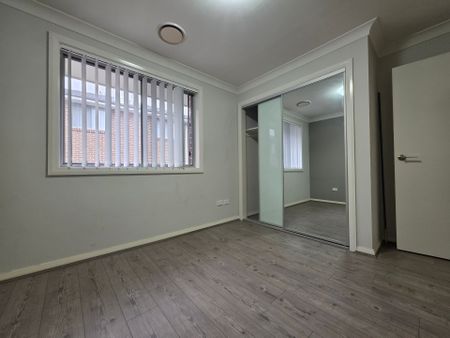 Modern 4-Bedroom Family Home with Double Garage in Schofields - Photo 2