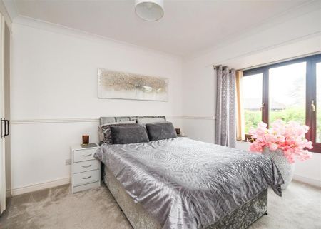 4 bedroom detached house to rent - Photo 3