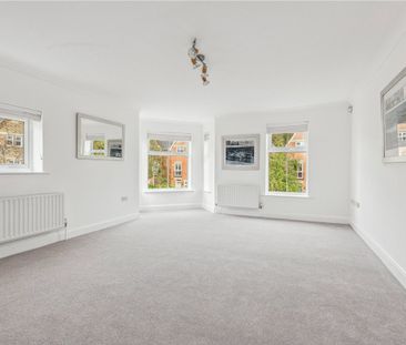 A generous, light first floor apartment with two double bedrooms wi... - Photo 2