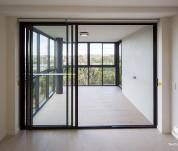 Experience the Best of Urban Living in the Heart of Woolloongabba! - Photo 6